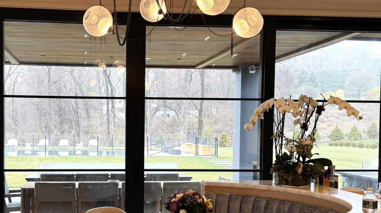 Maximizing Room Potential with Floor-to-Ceiling Windows